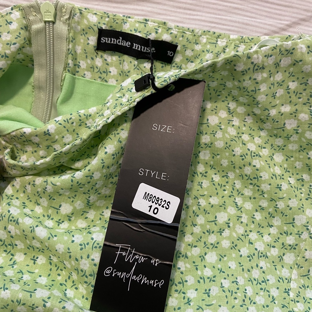 Sundae Muse Green Floral Mini Skirt, slit